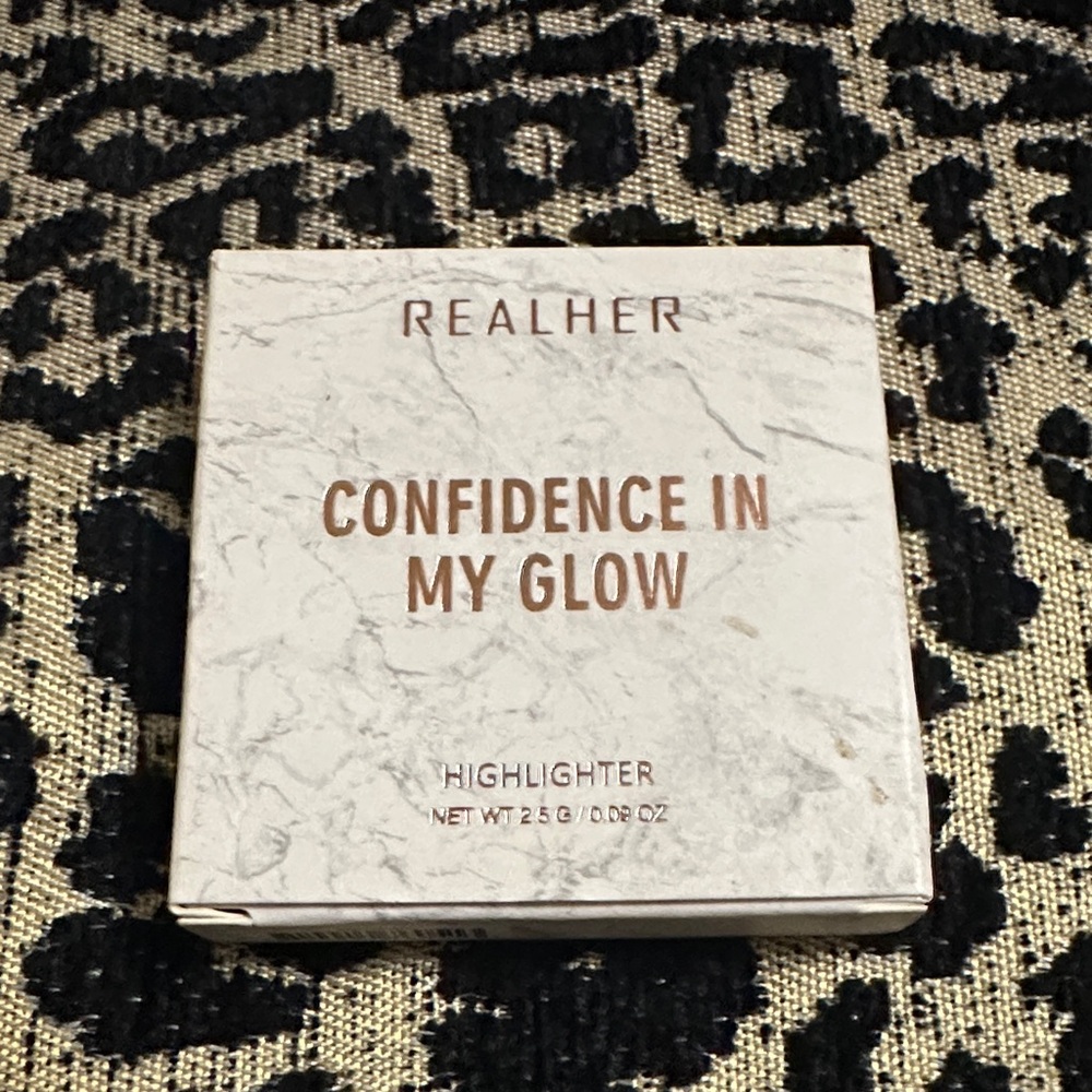 RealHer Confidence In My Glow Highlighter - Rose Gold Brand New With Box